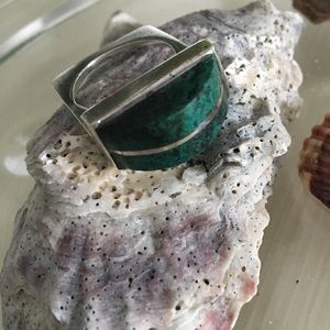 Square band jade ring